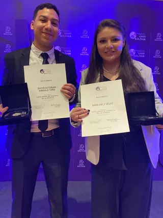 premio-simon-bolivar-2